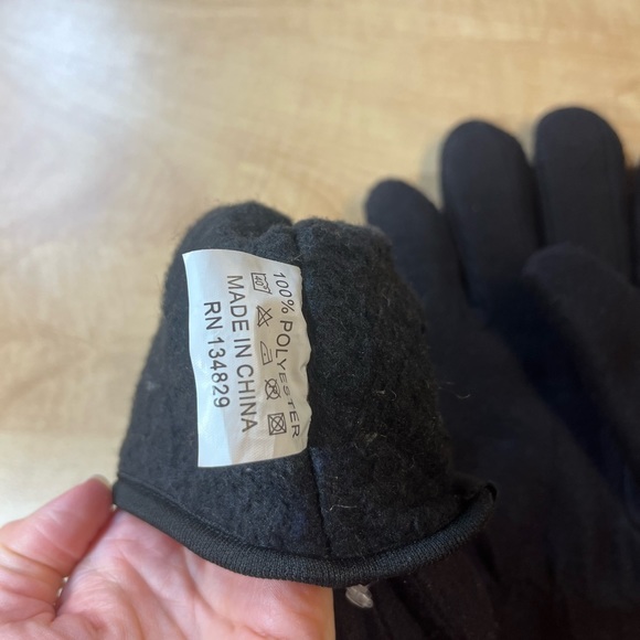 American Flag Embroidered Men's Black Polyester Soft Gloves - Picture 4 of 6